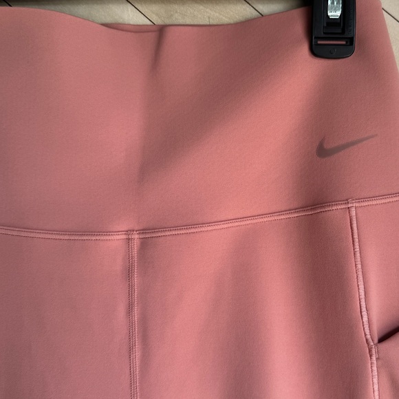 Nike women’s universa size large - Picture 4 of 7
